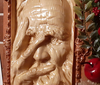 Резная картина из карельской сосны "Мудрый дед"