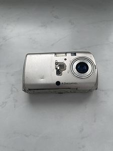 Olympus 4 Omegapiksline kaamera