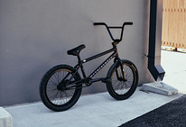Кастомный трюковый велосипед BMX