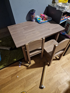 Laste laud ja 2 tooli