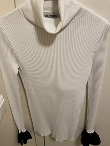 Valentino свитер,размер S/M,оригинал