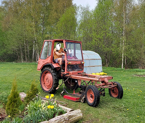 Traktor T 16 niiduseadmega