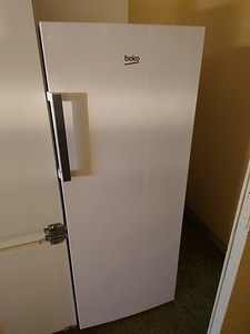 Холодильник Beko 150 см