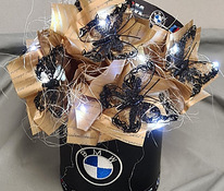 Kast kunstliblikatega Värvus: must BMW