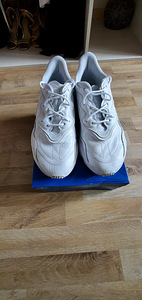 Adidas Ozweego UK 10.5 с коробкой