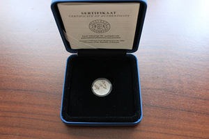 Эстонская Республика 90a. платиновая коллекционная монета
