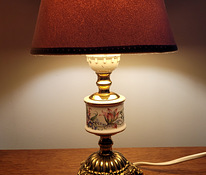 Винтажная настольная лампа с росписью по фарфору