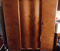 Старомодный шкаф