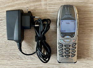 Nokia 6310i uue aku ja originaal toalaadijaga