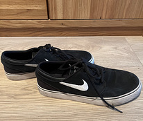 Nike кроссовки 38.5