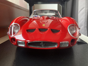Модель автомобиля Ferrari 250 GTO 1:18