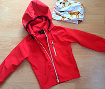 Красная куртка Reima из софтшелла и шарф