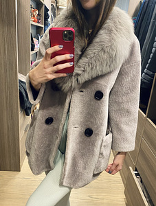 Плюшевое пальто с мехом лисы