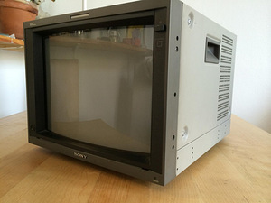 Sony PVM-14L4 brodcast tv monitor