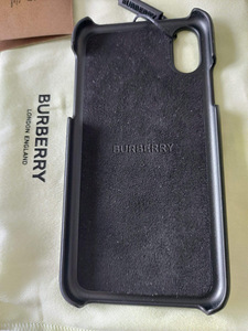 Burberry Apple mobiiliümbris S/XS