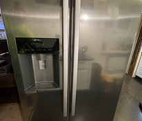 Двухсторонний холодильник. Двухдверный холодильник LG.