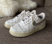 Женские белые кроссовки Nike AIR FORCE 1 '07, размер 38