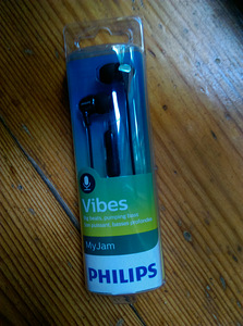 Продам нові навушники philips чорного кольору