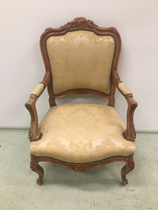Кресла в стиле рококо