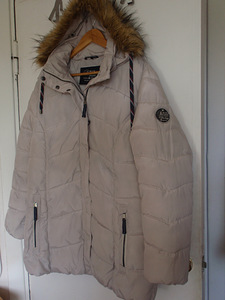 Светло-серая женская зимняя куртка, 48