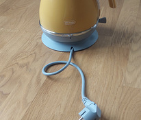 Электрический чайник DeLonghi KBOC2001.Y 1.7 l (жёлтый)