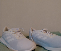 Белые кроссовки Adidas, размер 36 2/3