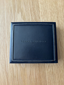 Кожаный кошелек Tommy Hilfiger