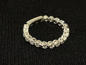 Уникальное кольцо из белого золота и бриллиантов