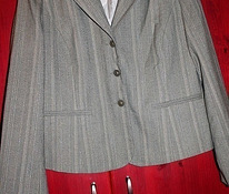 Красивый пиджак, пояс 106 см.