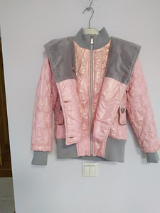 Розовая куртка 150 см
