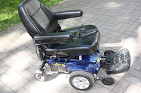 Электрическая инвалидная коляска