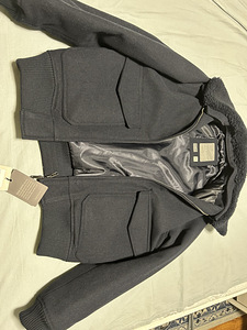 Куртка ,стильная бренд DAN JOHN ,новая !!!