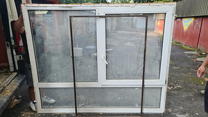 Ширина окна ПВХ 195 см. Рост 157 см.