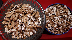 Очищенные грецкие орехи( выращены в Эстонии)