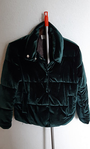 Зеленая женская куртка размера H