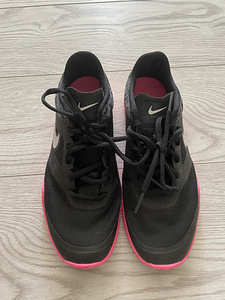 Кроссовки Nike р.36