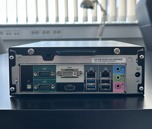 Mini PC Shuttle XH61V + Core i3-3225 + 8GB RAM + 240GB SSD (3 foto / 3)