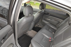 Rentida Toyota Prius 20 - hübriidauto (3 foto / 3)
