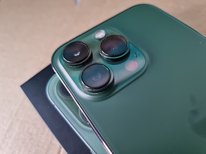 Apple iPhone 13 Pro 256GB Alpine Green (7 foto / 8)