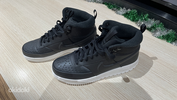 Кроссовки Nike