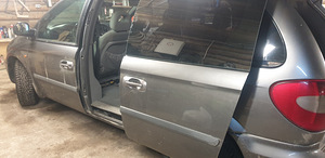 Craysler voyager 2006.2,8d автомат (2 фото из 4)