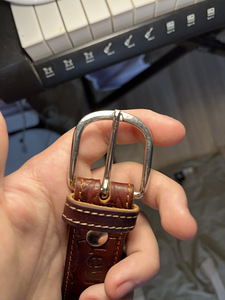 Meeste nahast vöö Levi's 501 (5 foto / 5)
