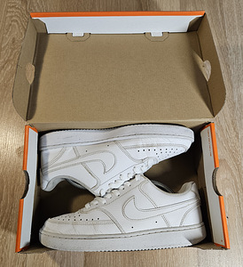 Кроссовки Nike 38.5 (6 фото из 6)