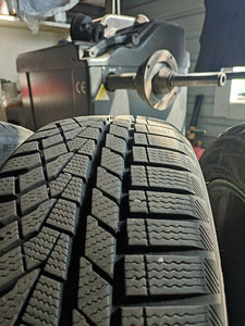 Sailun ice blazer alpine evo 215/55r17 (4 foto / 8)