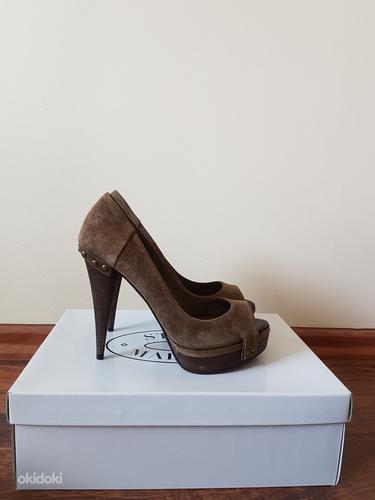 Обувь Zara, бежевый цвет, искусственная кожа, размер 38 (фото #1)