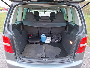 Volkswagen Touran (10 foto / 13)