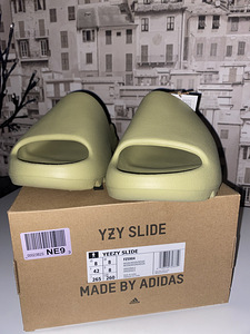 Original Yeezy slide resin s42 (2 foto / 2)