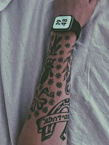 Apple Watch 4 Nike 44 (2 foto / 3)