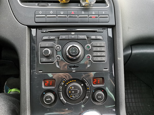 Peugeot 5008 1.6 80kV (10 foto / 11)