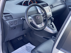 Toyota Verso 2011 a. (6 foto / 9)